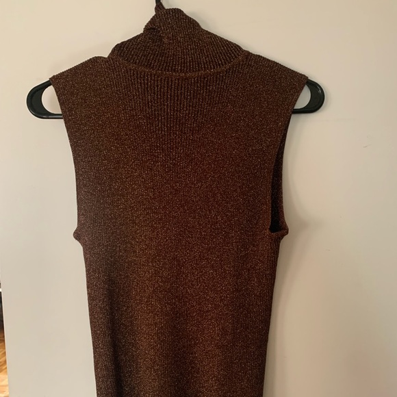 Brown sparkly turtleneck sleeveless top - Picture 2 of 3